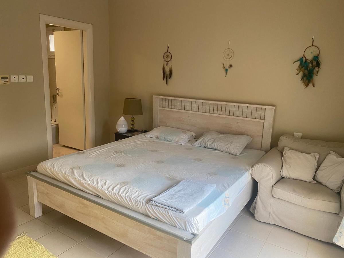 Spacious 4-Bedroom Villa, Children Friendly Dubai Exterior foto